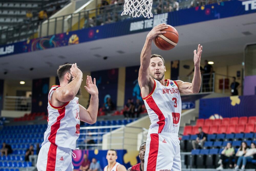 TEŠKOM MUKOM: Crna Gora srušila upornu Bugarsku i upisala drugi trijumf na Evrobasketu