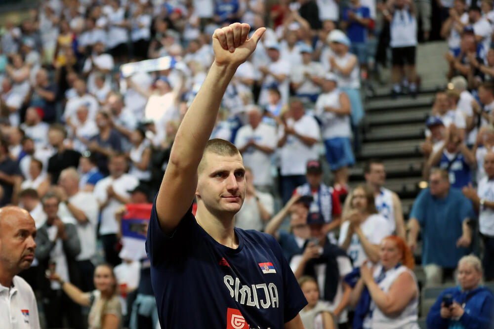 JOKIĆ JE CENTAR KOŠARKAŠKE GRAVITACIJE - SVE SE VRTI OKO NJEGA: FIBA moćnom objavom odala priznanje maestralnom Srbinu!