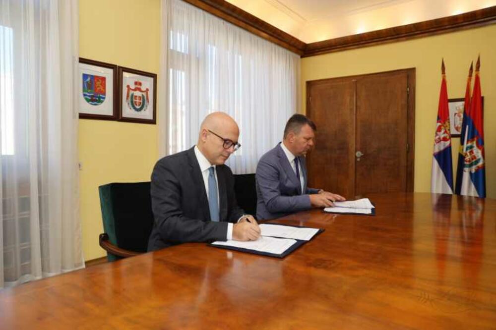 SJAJNE VESTI ZA NOVI SAD: Vučević i Mirović potpisali su Ugovor o finansiranju projekta povećanja bezbednosti saobraćaja