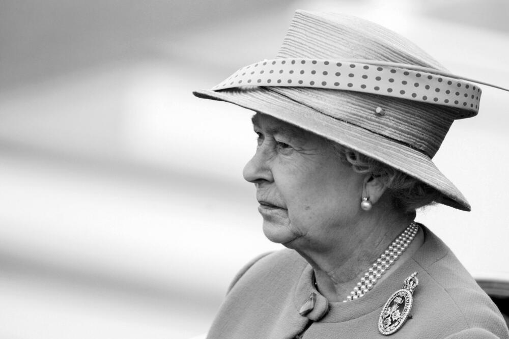 UMRLA JE MIRNO: Oglasila se kraljevska porodica nakon smrti Elizabete II