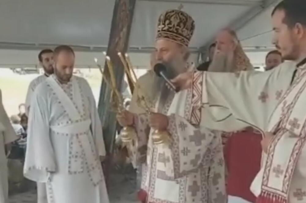 PATRIJARH PORFIRIJE SLUŽIO LITURGIJU U JASENOVCU: Pijetet prema žrtvama svih naroda