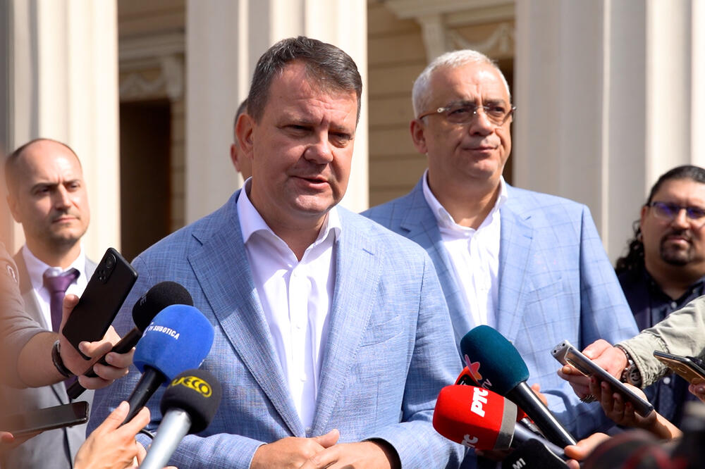 IGOR MIROVIĆ POSETIO SUBOTICU: Sa gradonačelnikom Bakićem obišao radove na rekonstrukciji ulica, kao i Narodno pozorište