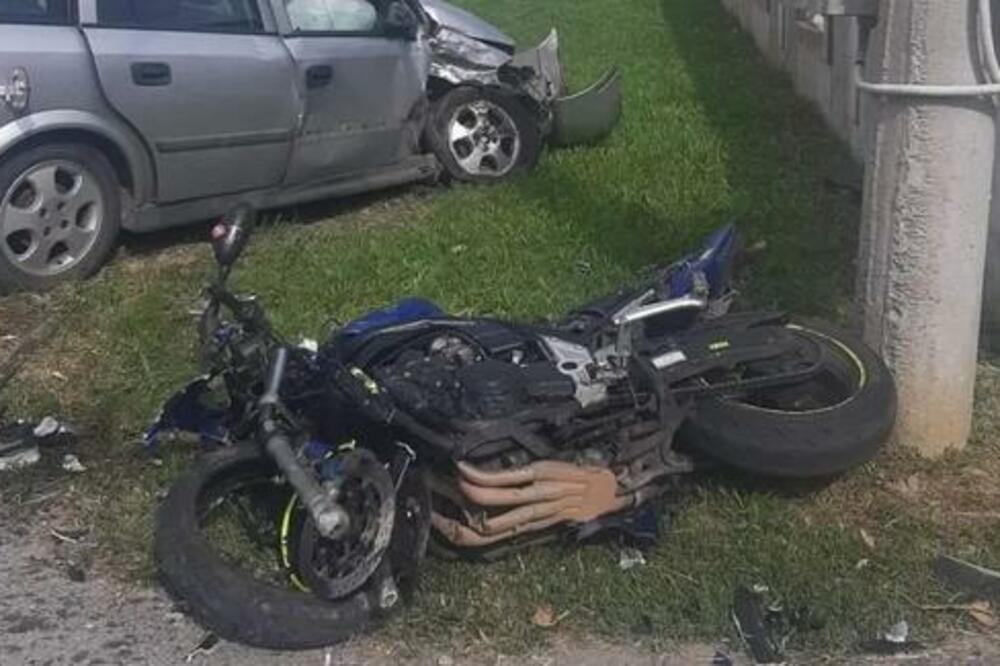 TEŠKA NESREĆA U BATAJNICI: Poginuo motociklista, udes i na Karaburmi (FOTO)