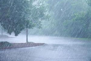 DONOSI LI NAM NEVREME KOJE STIŽE I NOVE POPLAVE?! U Srbiji će za dan pasti kiše koliko za ceo mesec!
