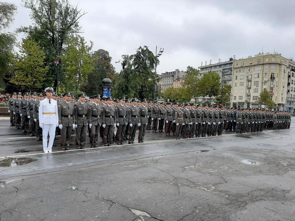 Aleksandar Vučić, Vojna Parada, promocija nove klase oficira