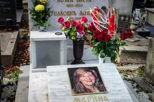 PROŠLO JE GODINU DANA OD SMRTI MARINE TUCAKOVIĆ: Evo šta se sada nalazi na njenom GROBU, jedan detalj cepa SRCA (FOTO)