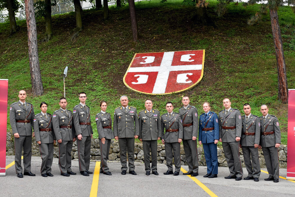 RASPOREĐENI NAJMLAĐI OFICIRI: Primljeni u komande, jedinice i ustanove Vojske Srbije