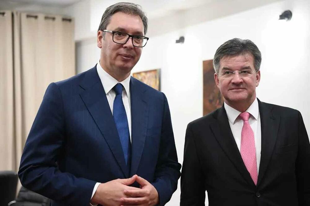 NA MARGINAMA GENERALNE SKUPŠTINE UN: Predsednik Vučić se sastao sa Miroslavom Lajčakom (FOTO)
