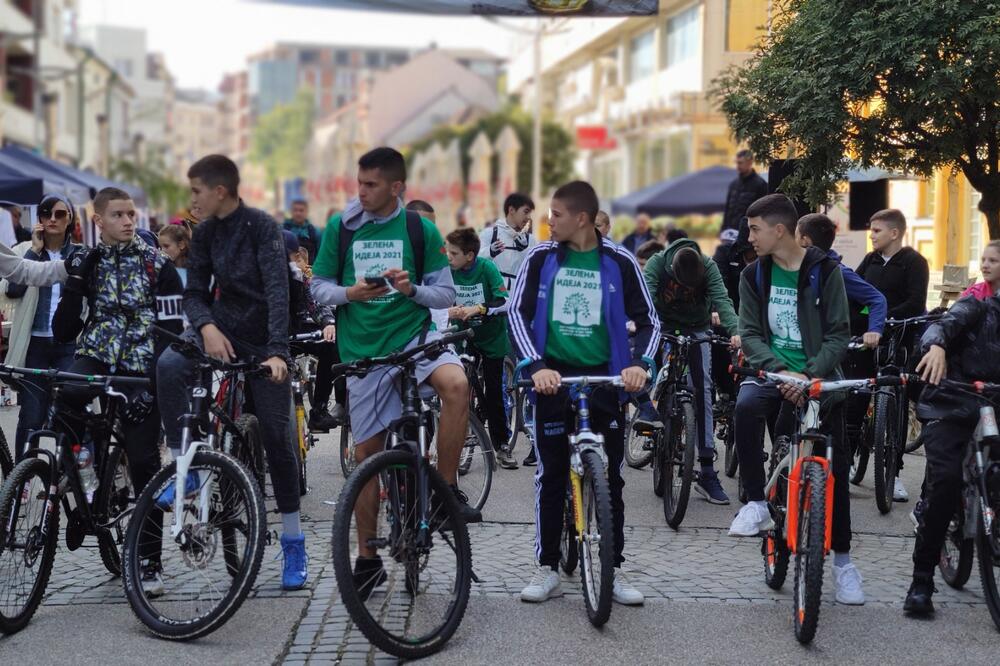 OD LOZNICE DO TRŠIĆA: Oko 100 biciklista pokrenulo točak zdravlja (FOTO)
