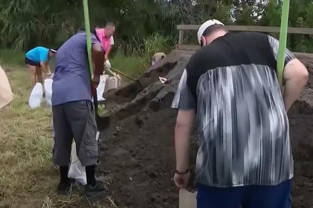 OLUJA IZNAD KUBE PRERASTA U URAGAN! Evakuisani turisti i radnici, a Florida se priprema za poplave VIDEO