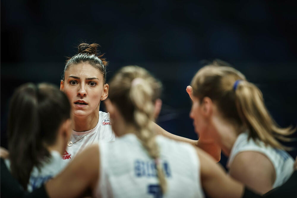 Slika broj 1368906. ODBOJKAŠICE JAČE U DRAMATIČNIM SETOVIMA - NOVA POBEDA! Fantastična Tijana Bošković vodila do treće pobede na Svetskom prvenstvu!