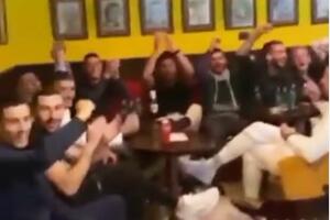 DAJTE ZVEZDU DA SE IGRAMO: Fudbaleri Radničkog u KAFANI proslavili izbacivanje Partizana uz PRETNJU još jednom velikanu! VIDEO
