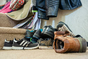 RAZBACANA OBUĆA: Sredite hodnik i organizujte cipele na ovaj jednostavan način!