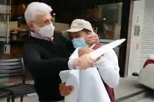 TI ĆEŠ MENI DA ZATVORIŠ RESTORAN? Otac meksičkog gradonačelnika NOŽEM pretio građevinskom inspektoru da će ga ZAKLATI (VIDEO)