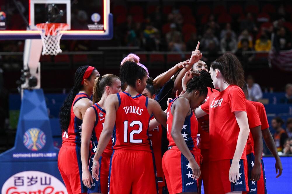 AMERIKANKE SE PROŠETALE DO FINALA MUNDOBASKETA: Selekcija SAD ubedljivo pobedila Kanadu za 4. uzastopnu borbu za svetski tron