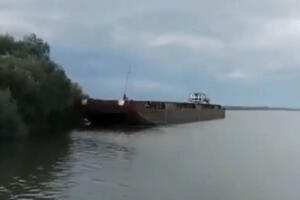 DRAMA KOD VINČE: Teretni brod se otkačio i nekontrolisano plutao Dunavom! EVO ŠTA JE OŠTEĆENO! (VIDEO)