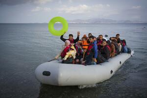 STRAŠNA TRAGEDIJA U ITALIJI: U vodama kod Kalabrije poginulo 80 migranata, među njima bilo i dece!