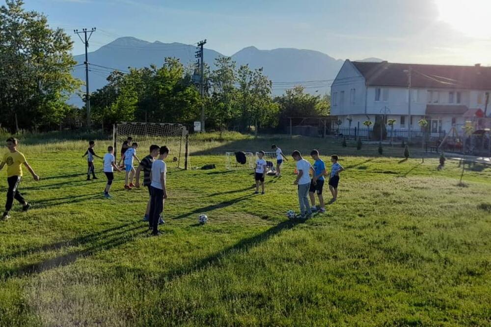 ODIGRAJMO ZA GORAŽDEVAC I DEČIJE SNOVE! Akcija za obnovu terena FK Omladinac iz srpske enklave sa Kosova i Metohije!