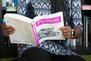 OVAJ PROGRAMSKI JEZIK MORATE ZNATI: Evo zašto je Python jedan od najpopularnijih jezika