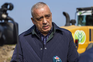 Gradonačelnik Bakić obišao radove na uklanjanju divlje deponije u naselju Mišićevo