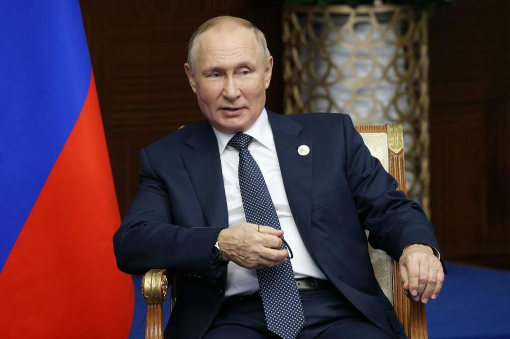 PUTIN PUCAO IZ SNAJPERSKE PUŠKE: Ruski predsednik obišao kompleks za vežbanje gađanja (VIDEO, FOTO)