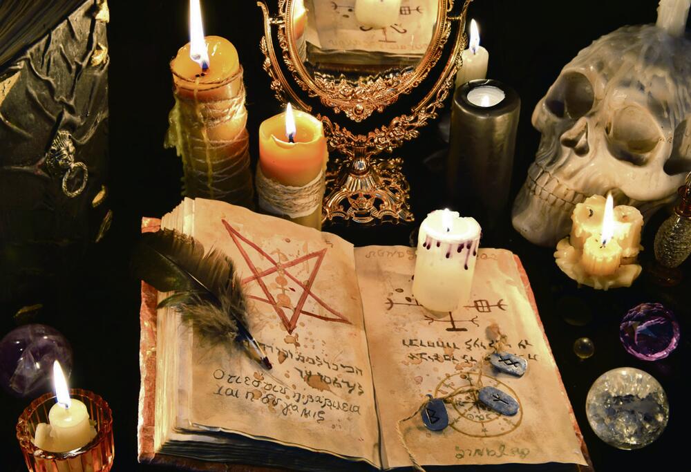 knjiga, satanizam, okultizam, Veštičarenje, Vradžbine, Veštica, magija