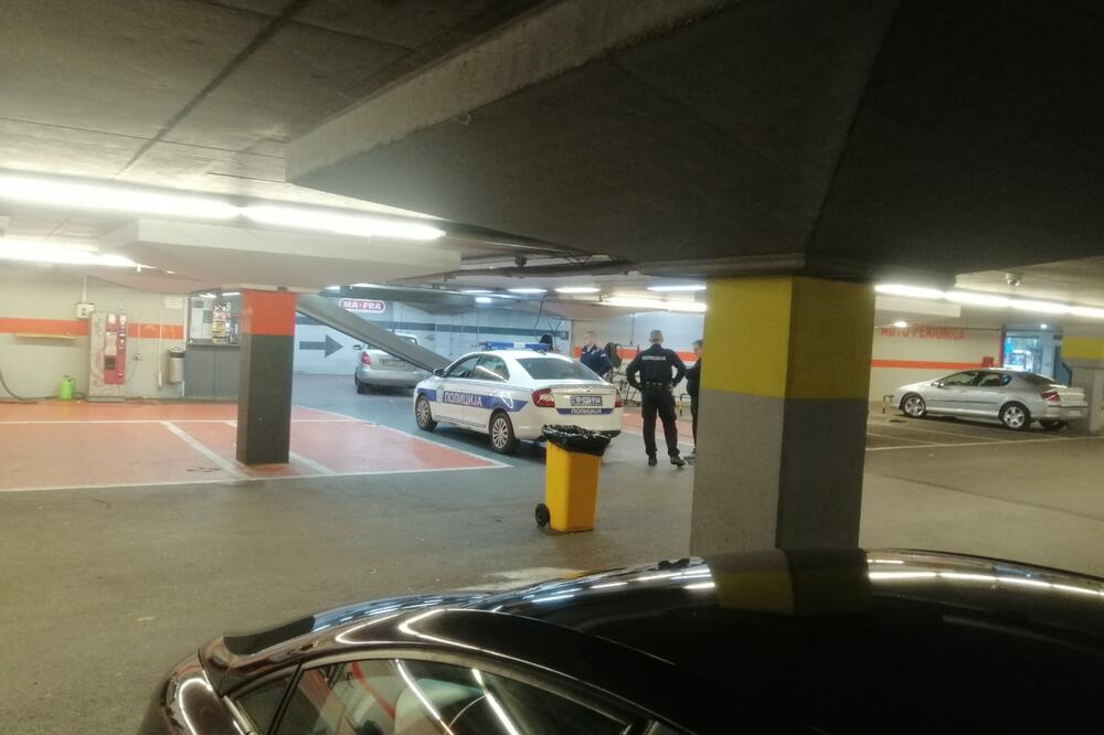 NEZGODA U PERIONICI: BMW se pokrenuo u perionici, pa UDARIO RADNIKA i oštetio još jedno vozilo
