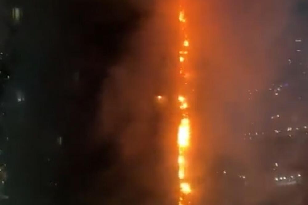 NEBODER OD 24 SPRATA GORI U ISTANBULU: Požar izbio na donjim spratovima pa se proširio do vrha (VIDEO)