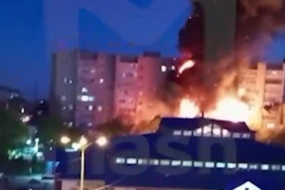 HOROR U RUSIJI, OGLASIO SE I PUTIN: Vojni avion Su-34 srušio se na zgradu i zapalio je, GORI PET SPRATOVA, IMA ŽRTAVA!