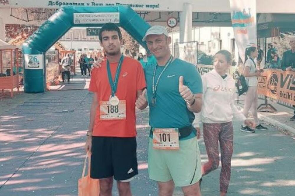 TIHI HEROJ: Pavle Mirović je prvi dečak sa autizmom koji je istrčao polumaraton (FOTO)