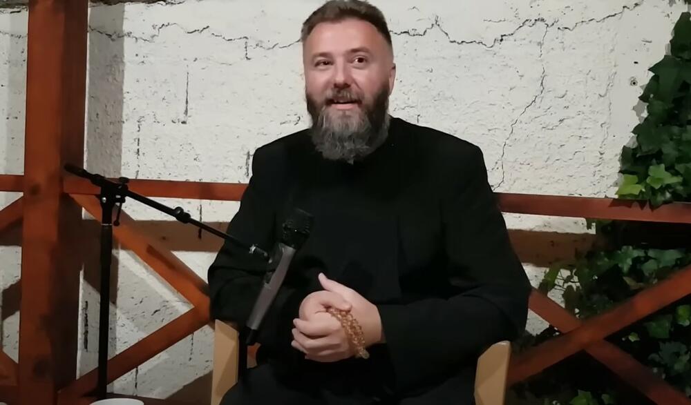 otac Predrag Popović, sveštenik