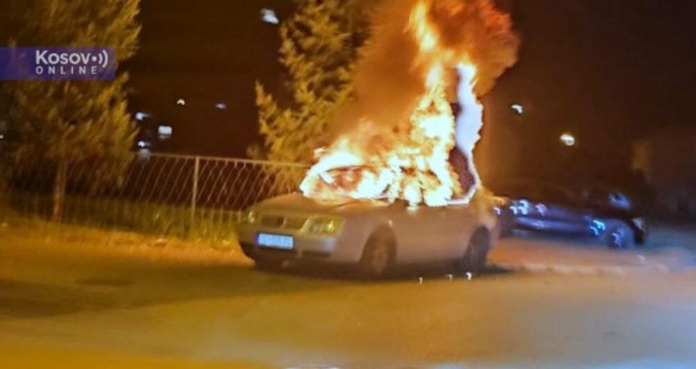 Leposavić, zapaljen automobil, RKS tablice