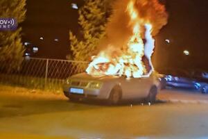 BUKTINJA U LEPOSAVIĆU: Zapaljen automobil čiji je vlasnik preregistrovao tablice (FOTO)
