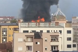 DRAMATIČNE SCENE U CENTRU KRUŠEVCA: Požar ne jenjava, kineska robna kuća u plamenu! Evakuisani stanari iz okolnih zgrada (VIDEO)