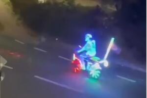 LUDILO NA BEOGRADSKIM ULICAMA: Svetleći Zemunac jezdio na biciklu a tek da vidite kralja šlepa?! (VIDEO)