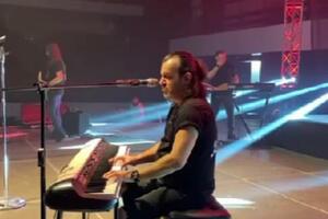 NOVOSAĐANI U TRANSU Aca Lukas napravio koncert za PAMĆENJE, pevao svoje NAJVEĆE hitove, atmosfera dovedena do USIJANJA (VIDEO)