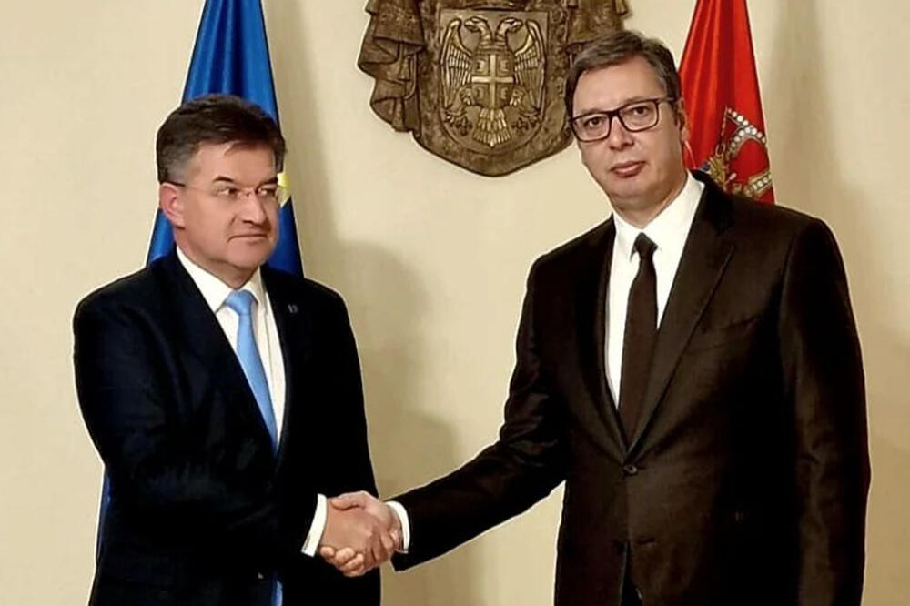 TRAJAO SKORO PET SATI: Završen sastanak predsednika Vučića i Lajčaka