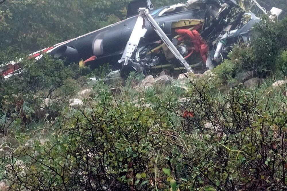 JEZIVI DETALJI TRAGEDIJE U ITALIJI: Biznismen iz Slovenije poginuo u padu helikoptera sa suprugom i dvoje dece (FOTO)