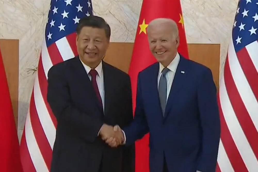 POČEO SASTANAK BAJDENA I SIJA, PRIJATELJSKO RUKOVANJE I OSMESI: "Važno je da izbegnemo SUKOB između SAD i Kine" (VIDEO)