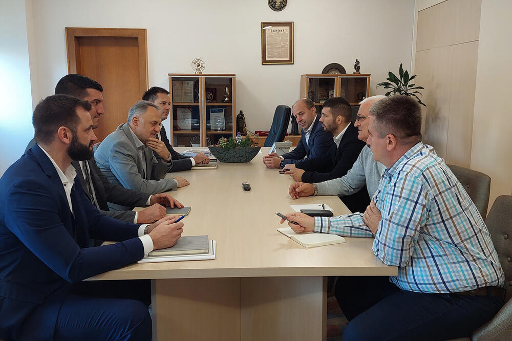 BUDUĆNOST SRPSKOG SPORTA: Ministar Gajić razgovovarao sa predsednicima SSS i PO komiteta Srbije