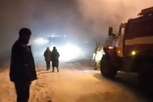 SEDMOČLANA PORODICA SA 5 DECE POGINULA U RUSIJI: Izbio stravičan požar, svi stradali, kuća gotovo nestala u plamenu (VIDEO)