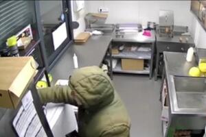 KRAĐA UŽIVO! Pogledajte kako lopov krade novac u restoranu brze hrane u Novom Sadu (VIDEO)