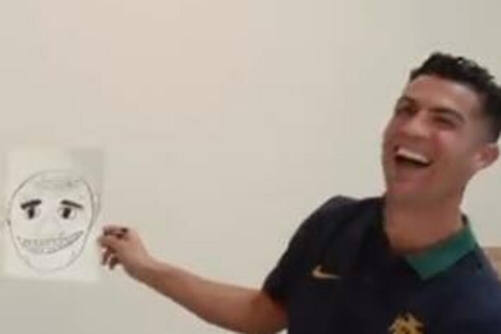 HIT SCENA: Ronaldo nacrtao Pepea, pa VRIŠTAO OD SMEHA! Njegov saigrač nije bio oduševljen! (VIDEO)