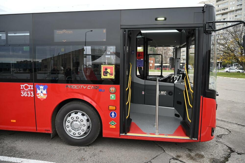 AUTOBUSI 84 I 612 MENJAJU TRASU: Radovi na Batajničkom drumu