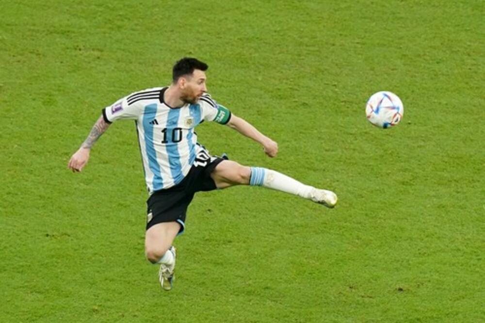 DANAS POČINJE DRUGO SVETSKO PRVENSTVO ZA ARGENTINU: Lionel Mesi sijao od sreće posle pobede nad Meksikom