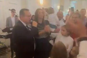IVICA DAČIĆ "PROTIV" DANICE CRNOGORČEVIĆ: Ministar se latio mikrofona na svadbi i "oteo" hit čuvenoj pevačici POGLEDAJTE (VIDEO)
