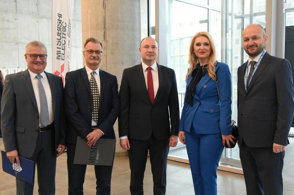 POČEO PRVI FORUM INDUSTRIJE I AKADEMIJE: Pametna proizvodnja-rešenja za Industriju 5.0 na novosadskom Naučno-tehnološkom parku