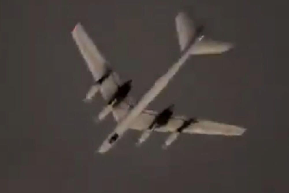 RUSKI STRATEŠKI BOMBARDERI TU-95MS SLETELI NA KINESKE VOJNE AERODROME: Bombarderi H-6 ih pratili u letovima na Pacifiku! VIDEO