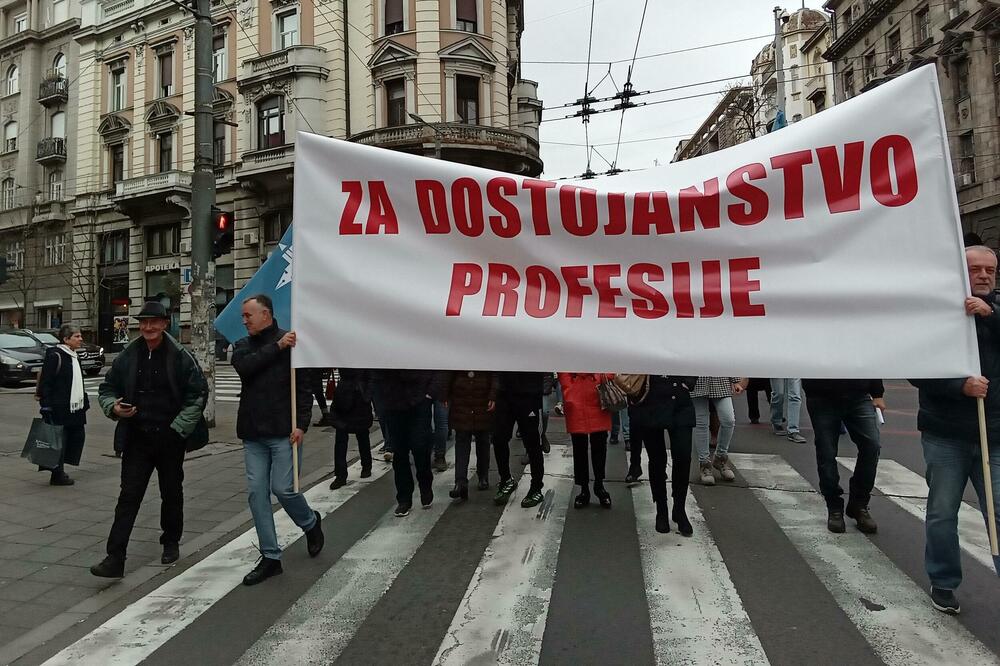 PROSVETARI TRAŽE OBRAČUN SA NASILJEN U ŠKOLAMA: Protestna šetnja u Beogradu