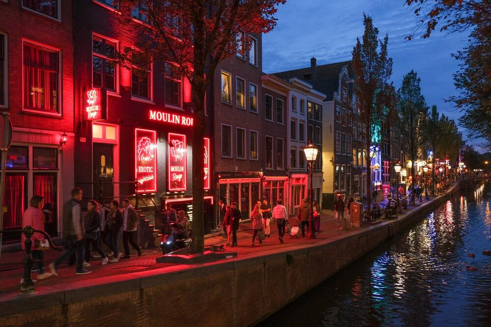 Ulica crvenih fenjera, Amsterdam